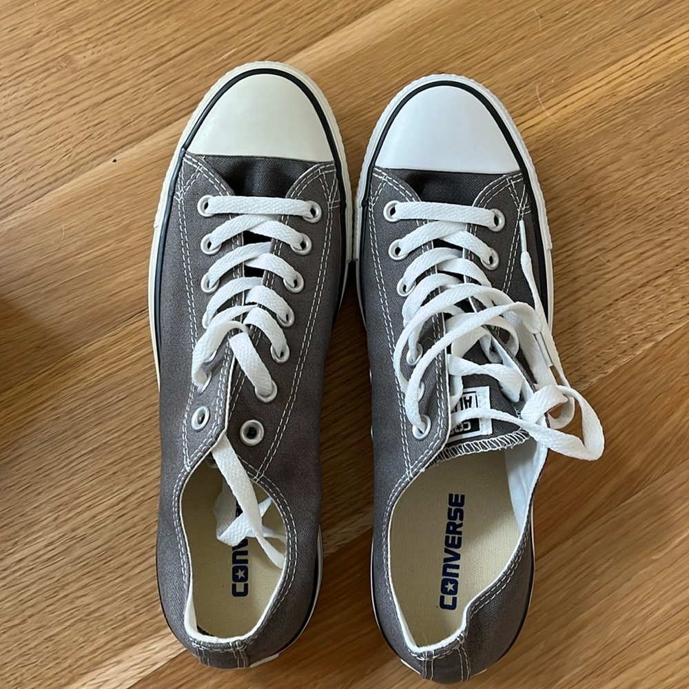 Converse women’s size 11 gray